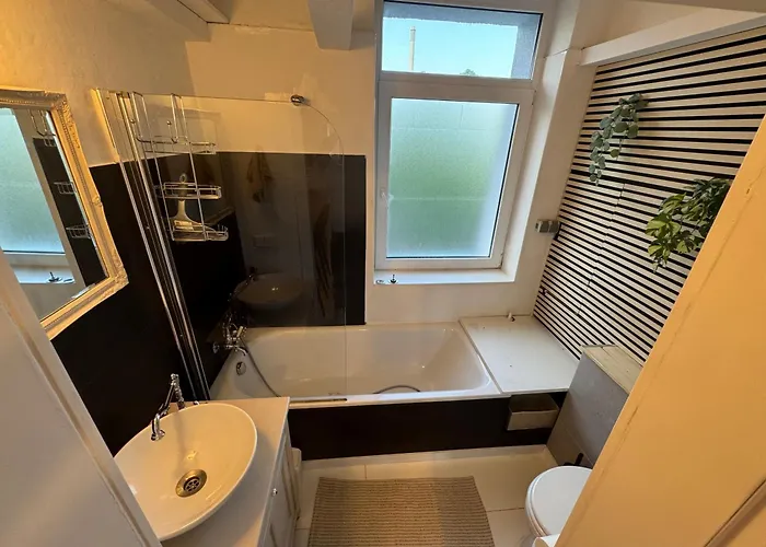K-apartments Monteurwohnung 2 Schlafzimmer Wlan Parkplatz 60m2 1-5 Personen Apartman *